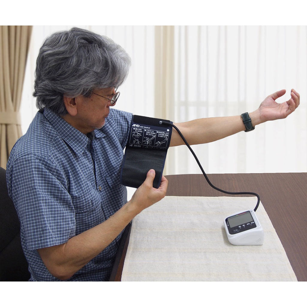 音声ガイド付き上腕式血圧計 UA-1030T Plus